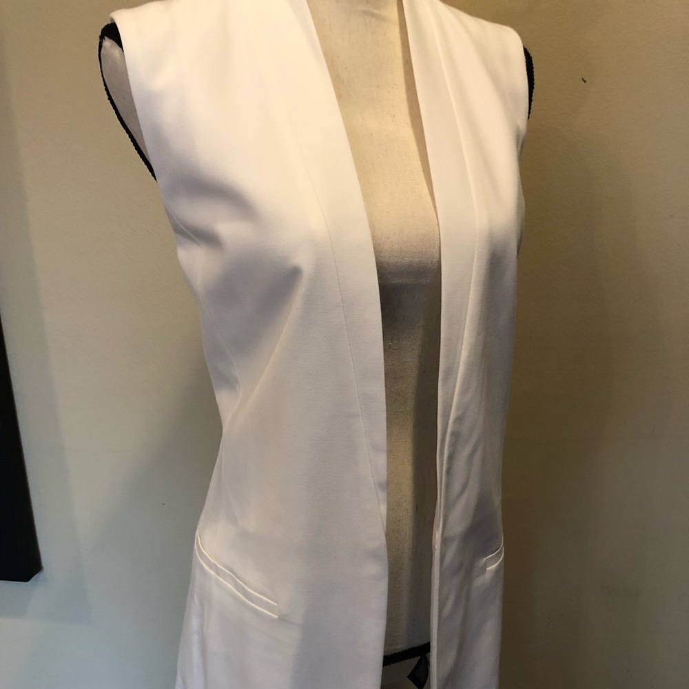 4/$30 NWOT Cream sleeveless duster